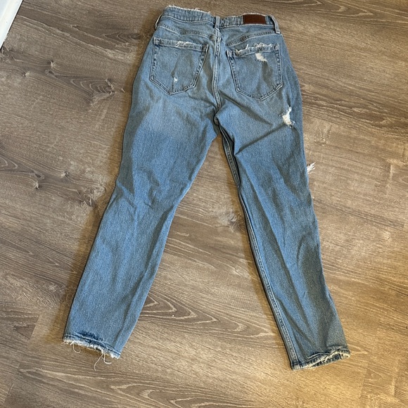 Hollister High Rise Distressed Light Blue Jeans - Picture 3 of 4